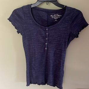 Hollister Must Have Collection Ribbed V-Neck Capped Sleeve Top. Size S.